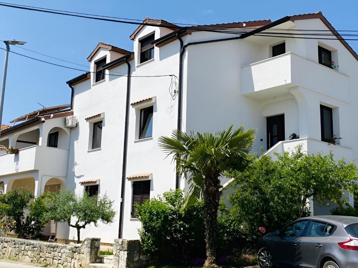 Apartmani Ana Borovac Funtana Exterior foto