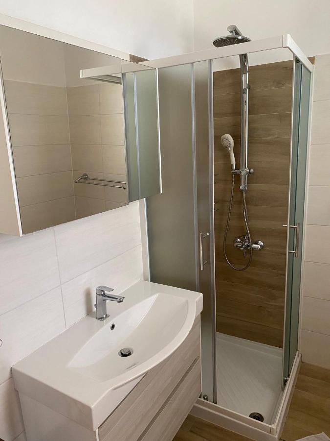 Apartmani Ana Borovac Funtana Exterior foto