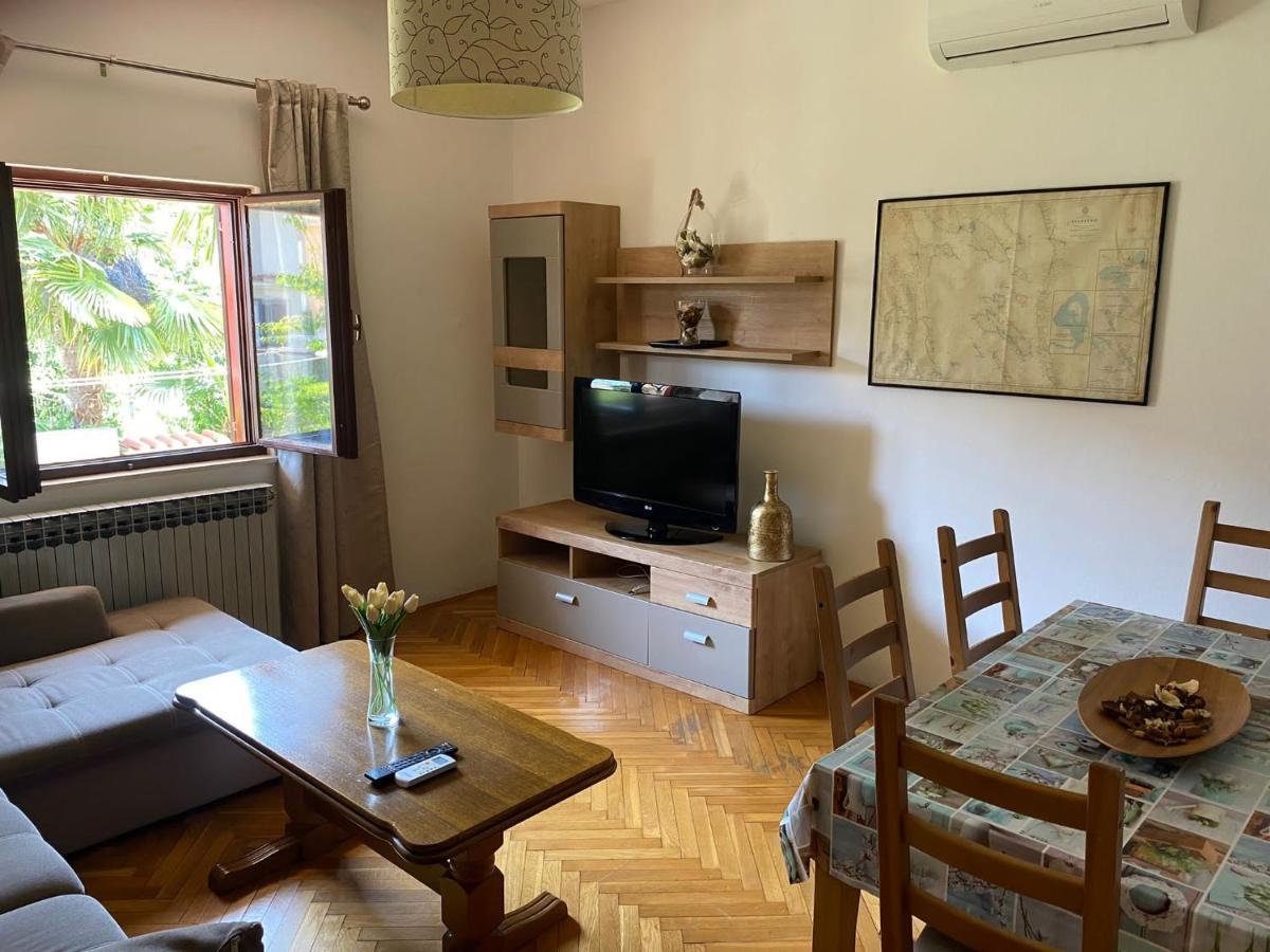 Apartmani Ana Borovac Funtana Exterior foto